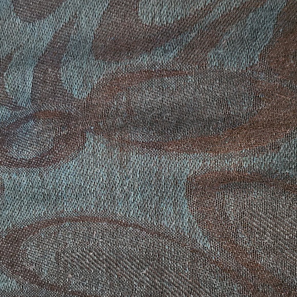 Scarf - Picture 9 of 12